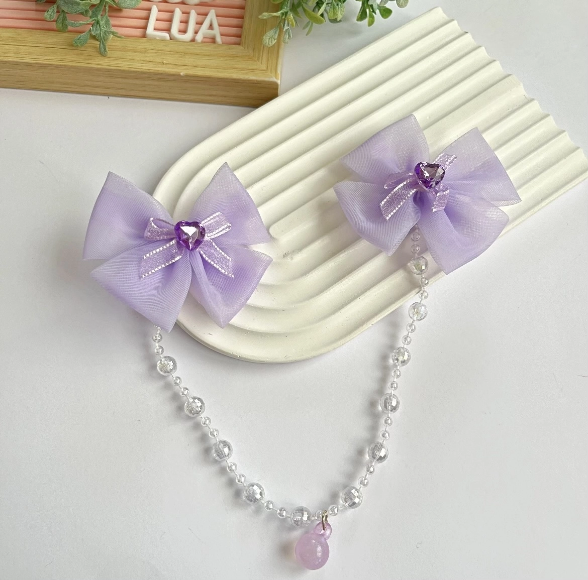 Boncuk detaylı pens toka çifti