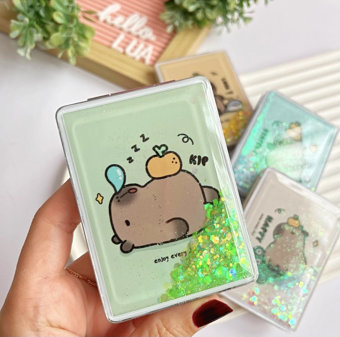 Capybara ışıltılı sulu ayna adet