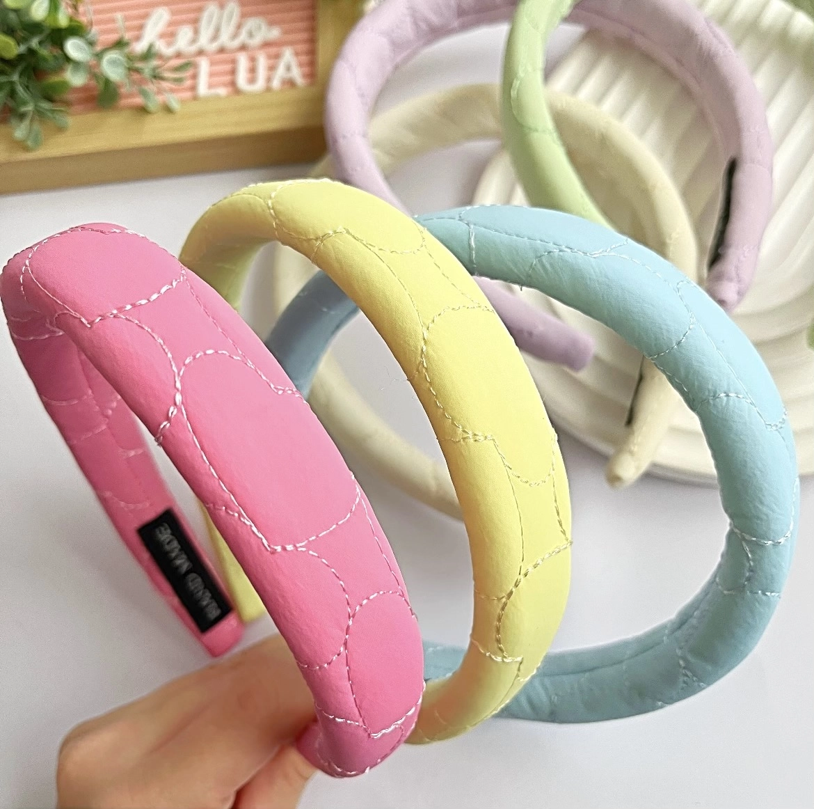 Yumuşacık renkli taç adet