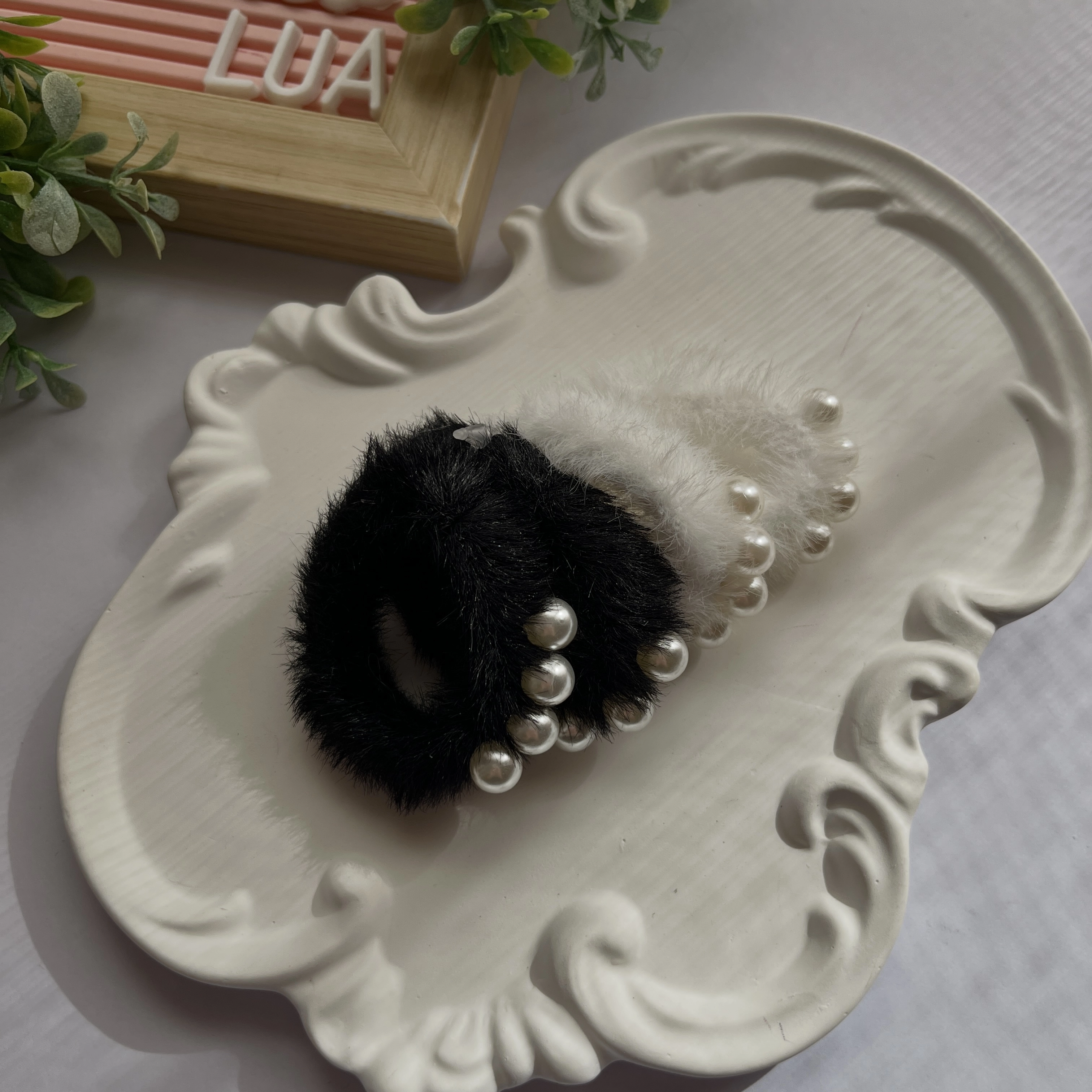 İnci detaylı peluş 4lü lastik toka 