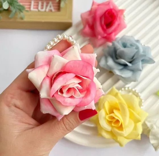 Gül detaylı inci lastik toka adet