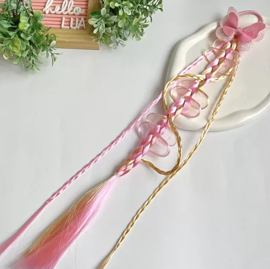 Renkli saç detaylı lastik toka adet