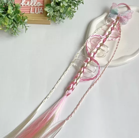 Renkli saç detaylı lastik toka adet