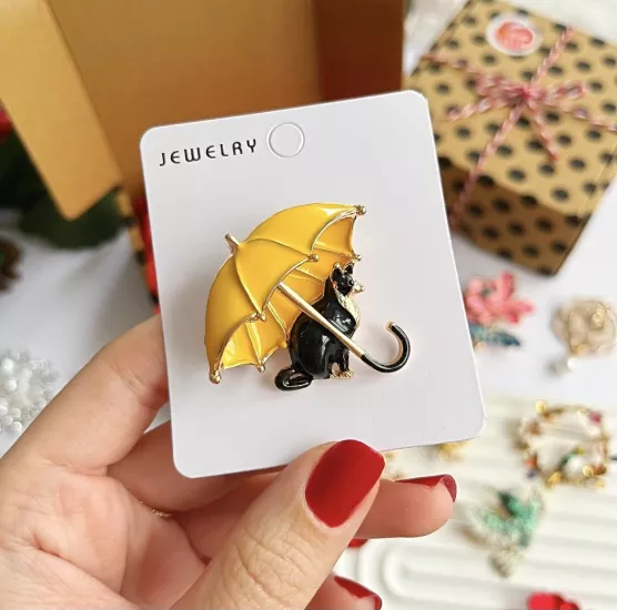 Şemsiyeli kedi broş