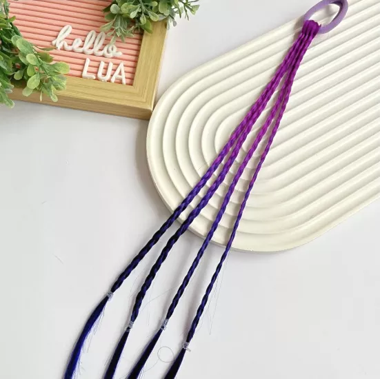 Renkli örgü saç detaylı toka