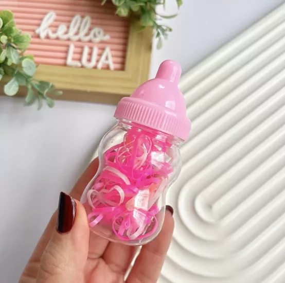 Sevimli mini kutusunda lastik toka