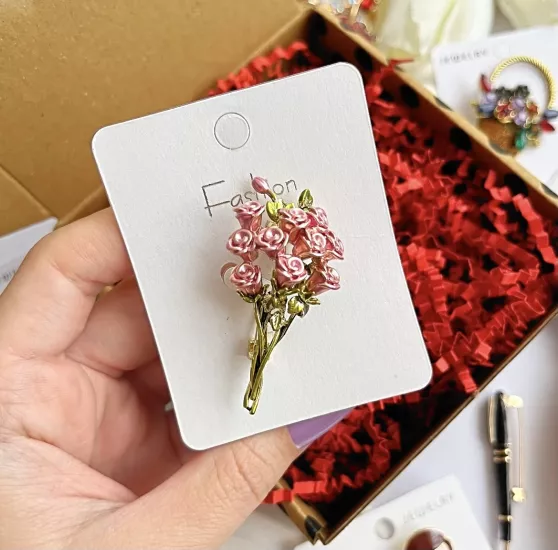 Çiçek buketi broş 