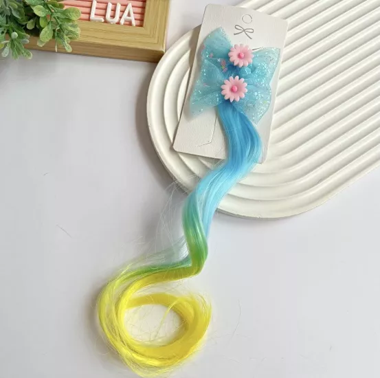 Çiçekli renkli saç detaylı pens toka çifti