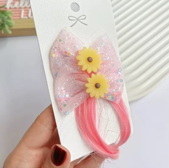 Çiçekli renkli saç detaylı pens toka çifti