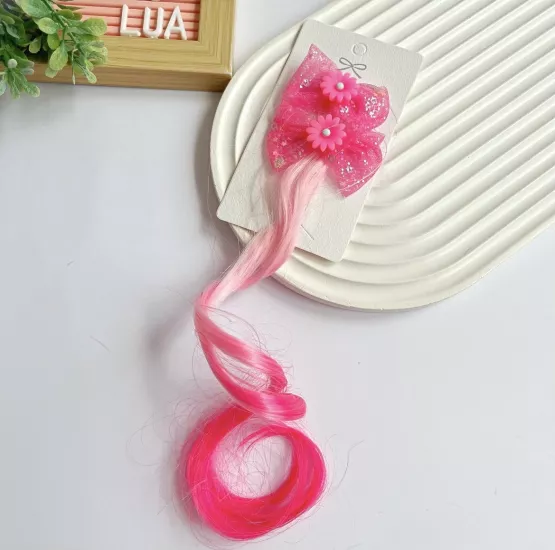 Çiçekli renkli saç detaylı pens toka çifti