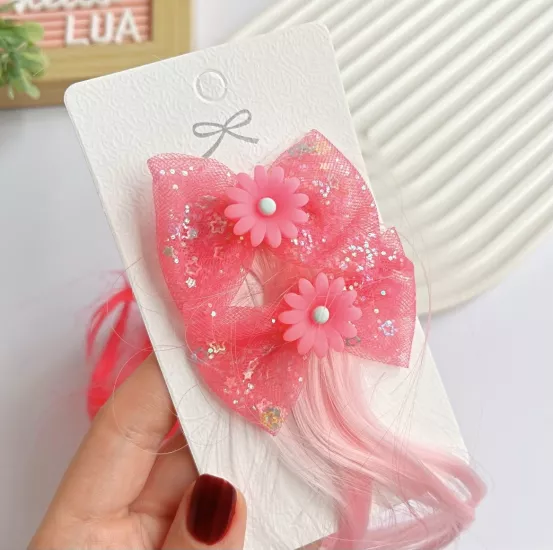 Çiçekli renkli saç detaylı pens toka çifti