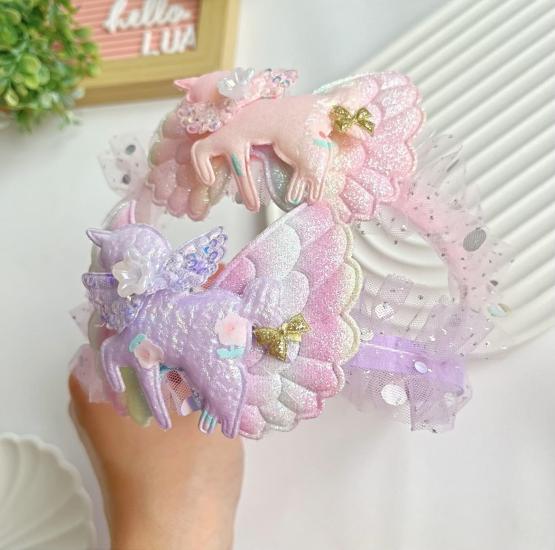 Unicorn figürlü taç adet