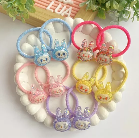 Labubu figürlü lastik toka çifti