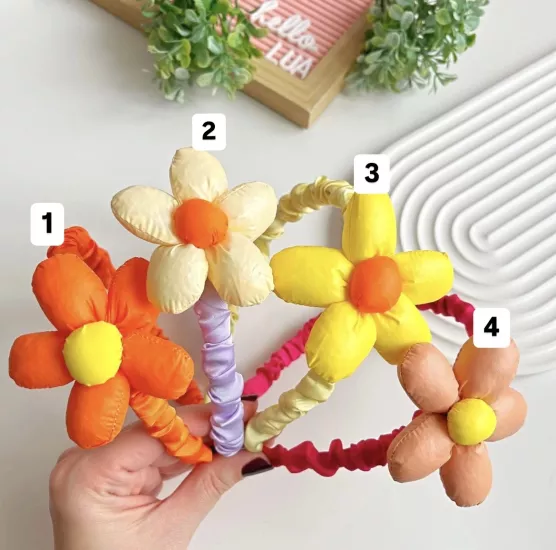 Çiçek detaylı taç adet