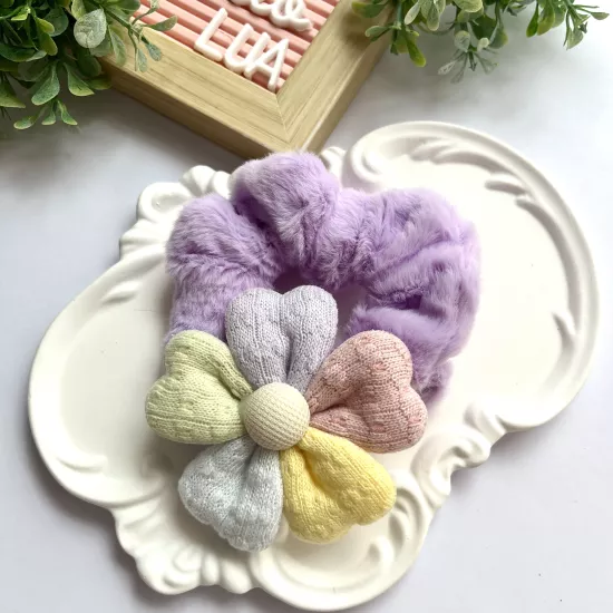 Çiçek detaylı peluş lastik toka adet